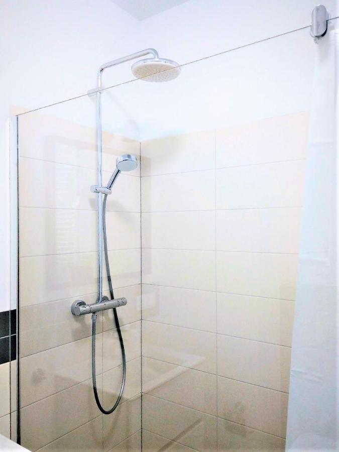 Bizapartments - Modern Flats With Parking Warsawa Bagian luar foto