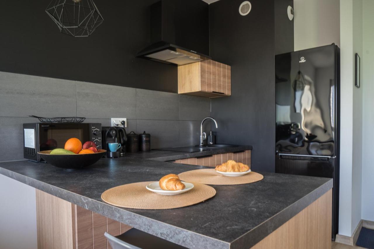 Bizapartments - Modern Flats With Parking Warsawa Bagian luar foto