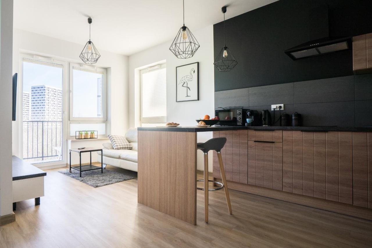 Bizapartments - Modern Flats With Parking Warsawa Bagian luar foto