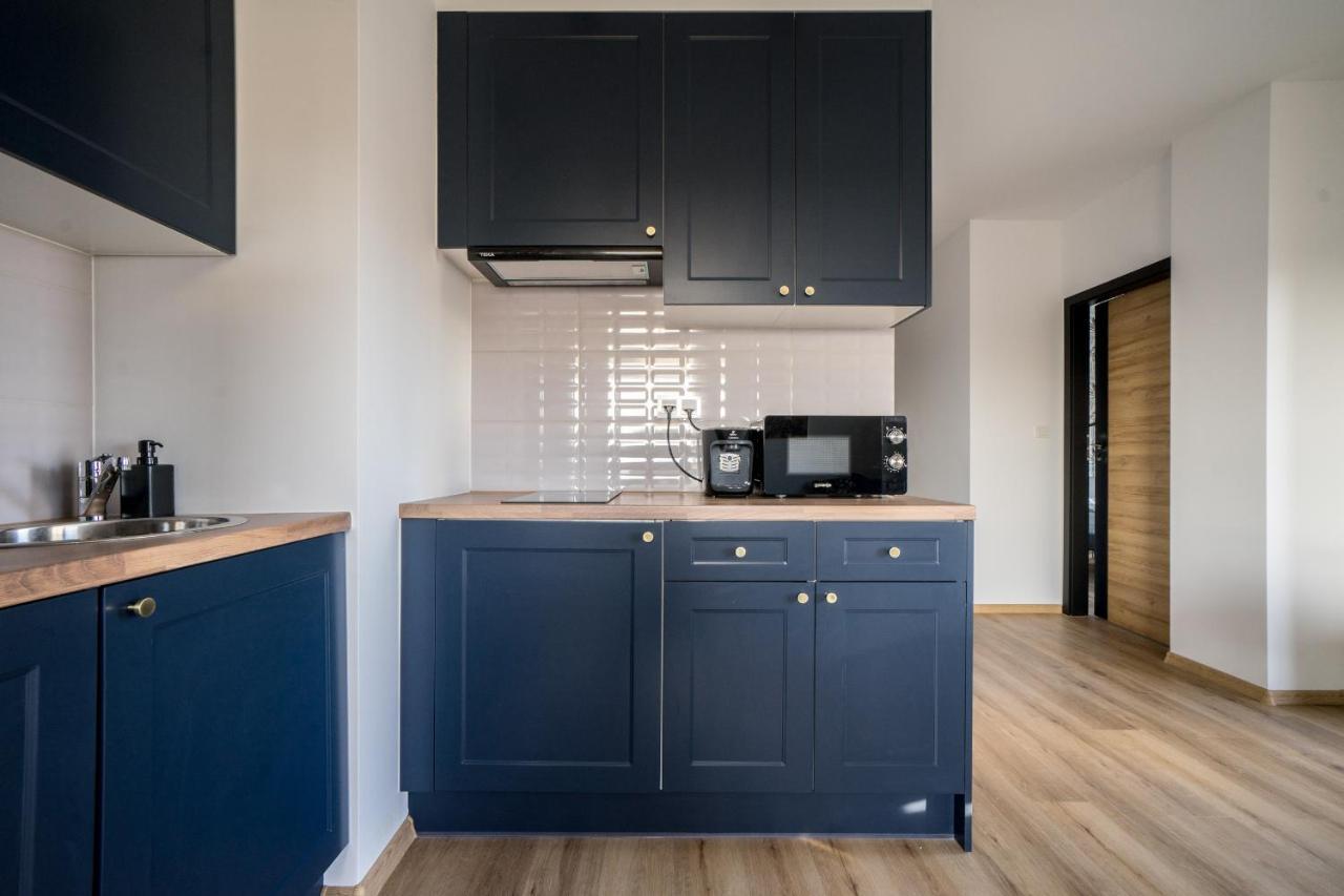 Bizapartments - Modern Flats With Parking Warsawa Bagian luar foto