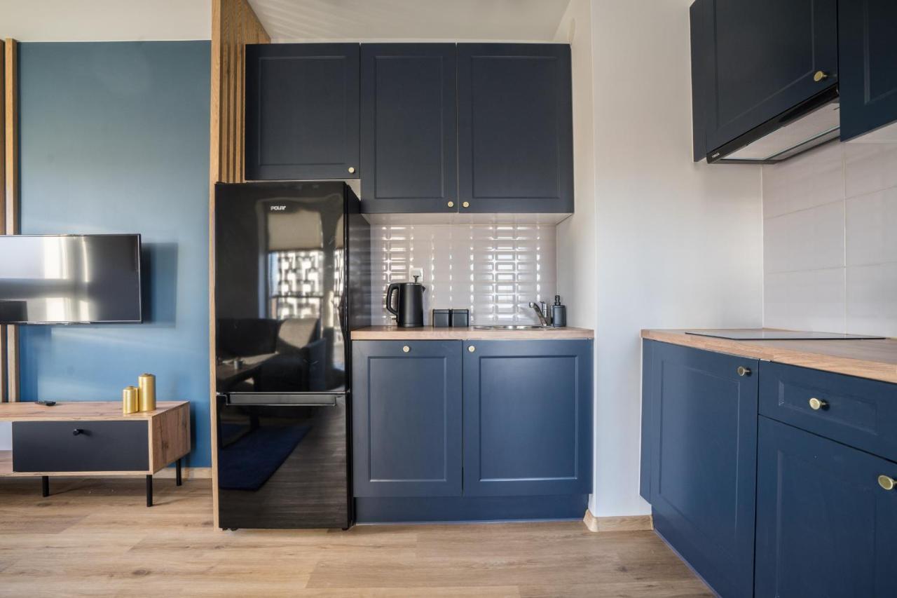 Bizapartments - Modern Flats With Parking Warsawa Bagian luar foto