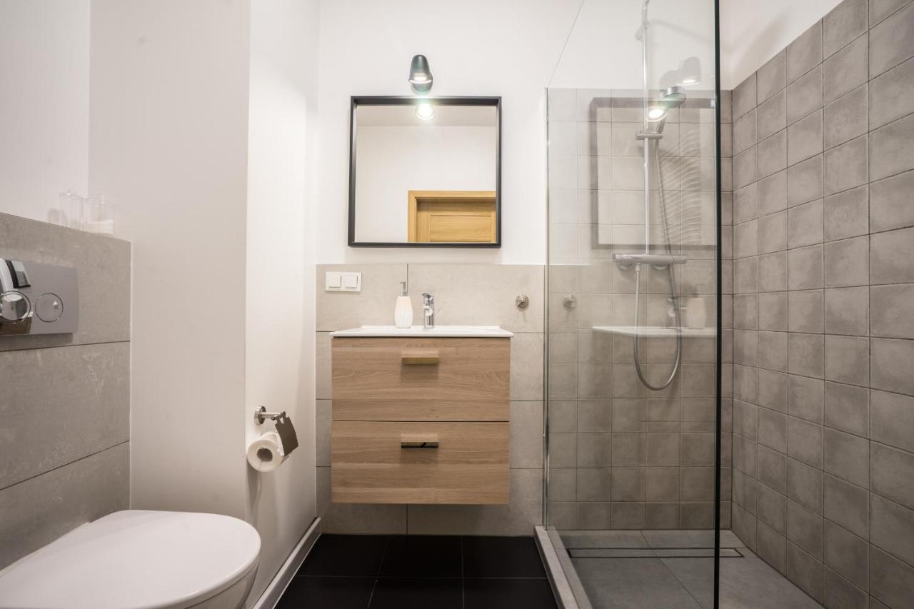 Bizapartments - Modern Flats With Parking Warsawa Bagian luar foto