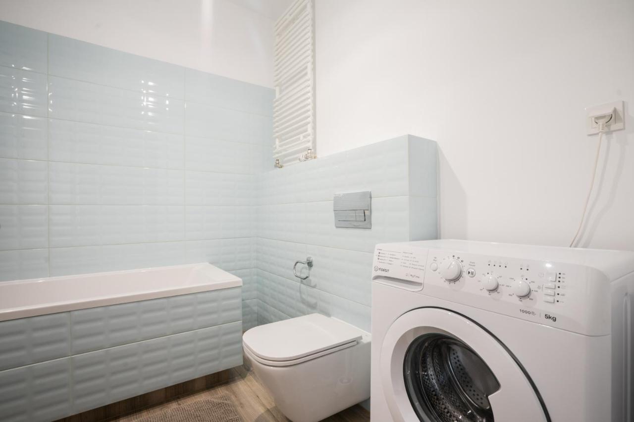Bizapartments - Modern Flats With Parking Warsawa Bagian luar foto
