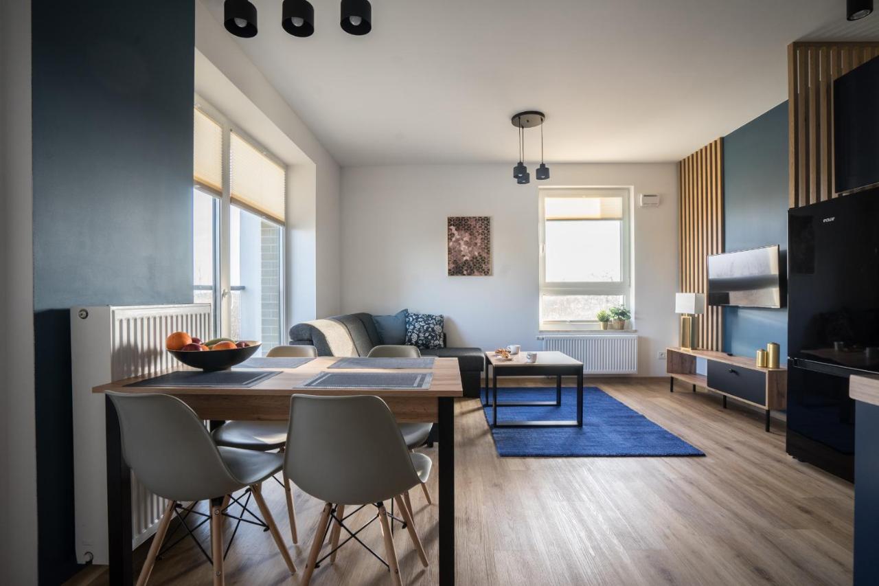 Bizapartments - Modern Flats With Parking Warsawa Bagian luar foto