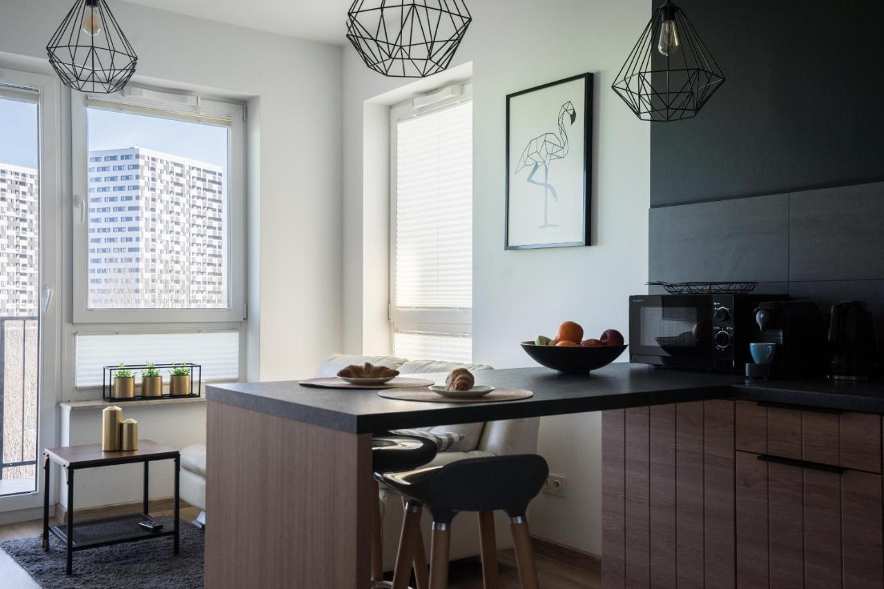 Bizapartments - Modern Flats With Parking Warsawa Bagian luar foto