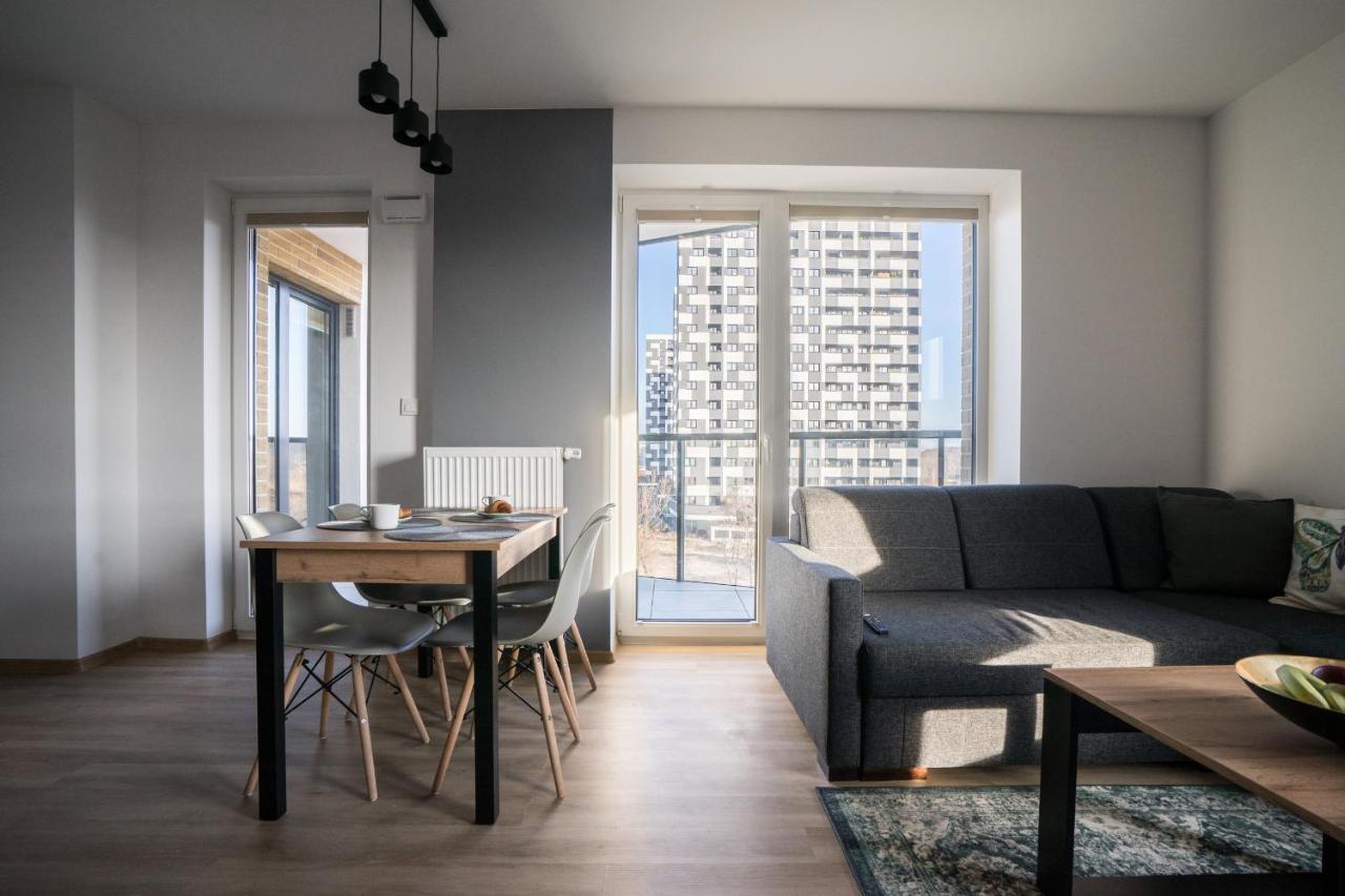 Bizapartments - Modern Flats With Parking Warsawa Bagian luar foto